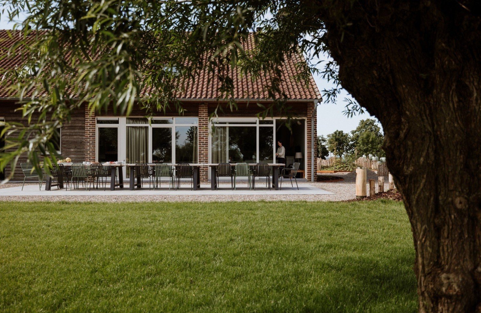 Hof van ulvend landhuis met tuin en terras 26 personen 1c 2